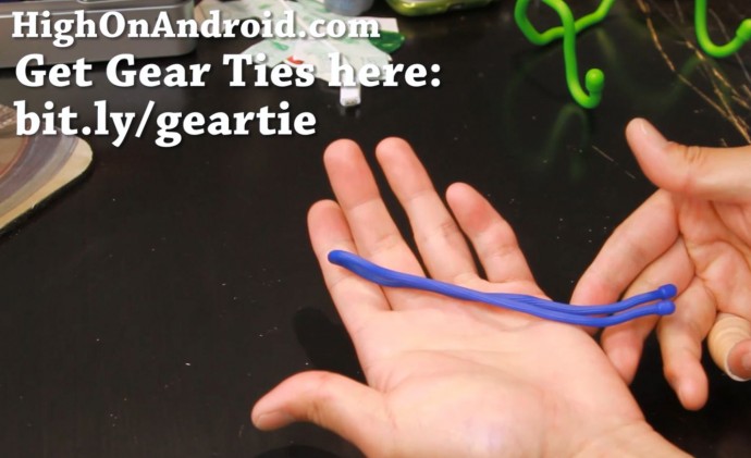 howto-make-smartphone-tablet-stand-gear-tie-2