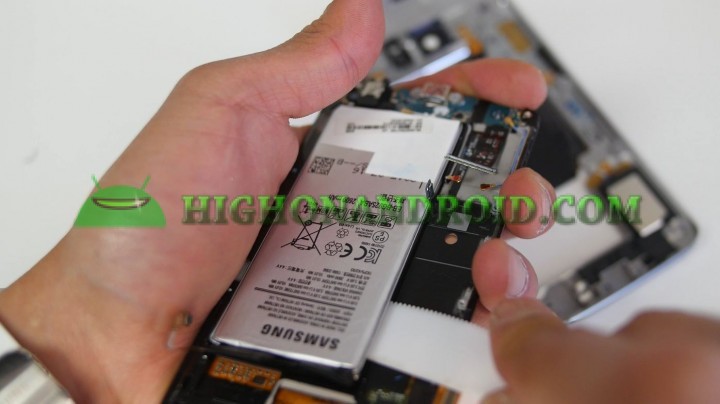 howto-disassemble-galaxys6edge-screen-replacement-10